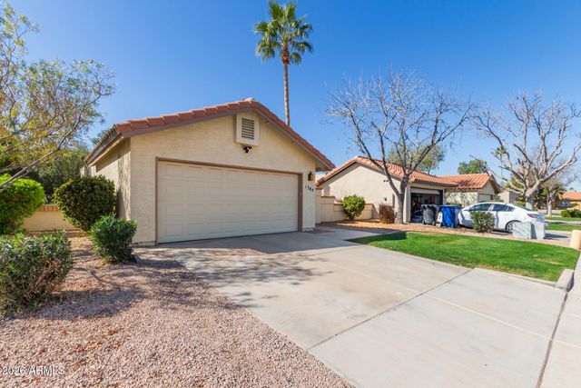 1384 N CARRIAGE Lane, Chandler, AZ 85224