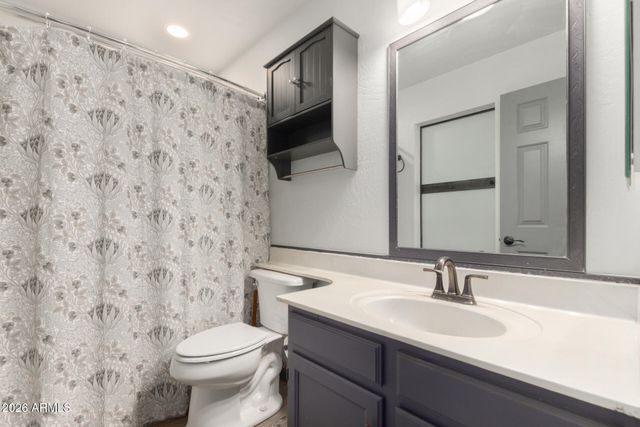 1384 N CARRIAGE Lane, Chandler, AZ 85224