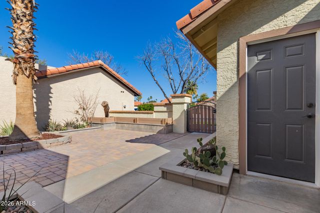 1384 N CARRIAGE Lane, Chandler, AZ 85224