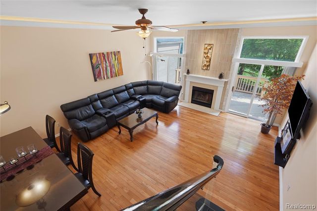 5828 Dawn Ridge Drive, Troy, MI 48098
