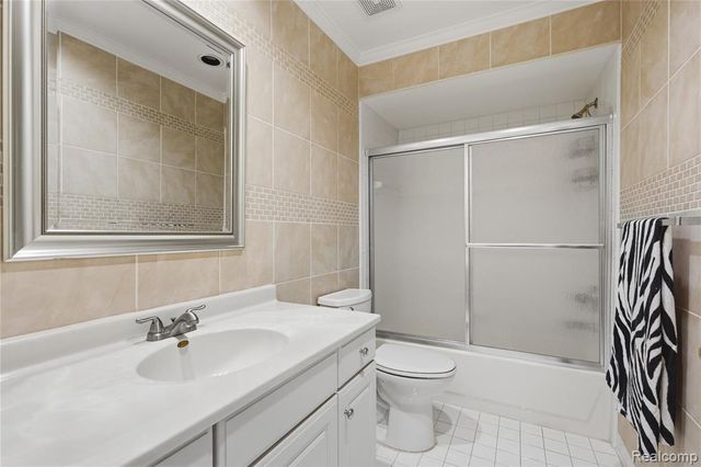 5828 Dawn Ridge Drive, Troy, MI 48098