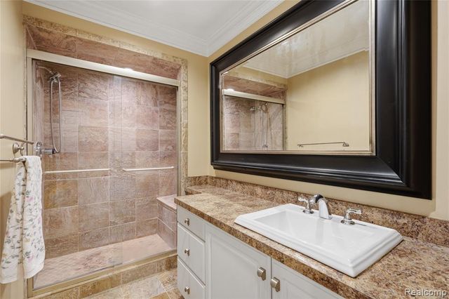 5828 Dawn Ridge Drive, Troy, MI 48098
