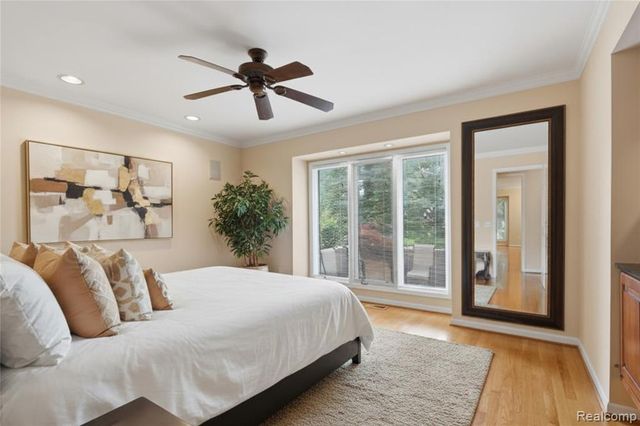 5828 Dawn Ridge Drive, Troy, MI 48098