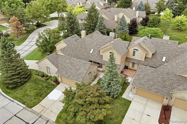 5828 Dawn Ridge Drive, Troy, MI 48098