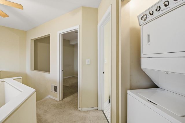 6337 Roosevelt Road 114, Berwyn, IL 60402