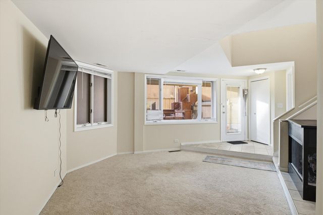 6337 Roosevelt Road 114, Berwyn, IL 60402