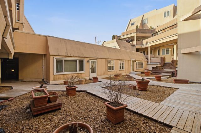 6337 Roosevelt Road 114, Berwyn, IL 60402