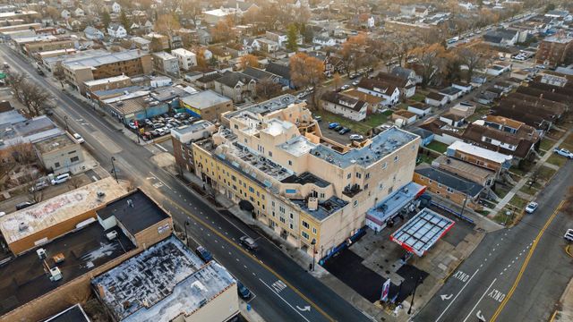 6337 Roosevelt Road 114, Berwyn, IL 60402