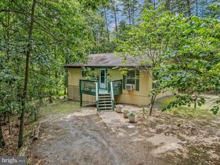 32 RAINBOW LN, Hedgesville, WV 25427