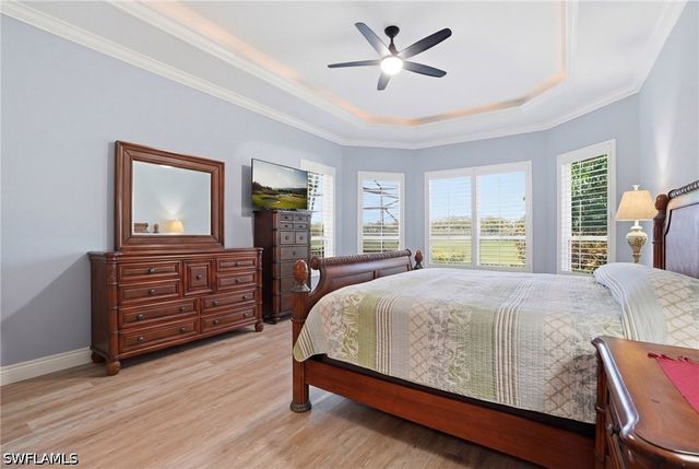 6039 Fairway CT, Naples, FL 34110