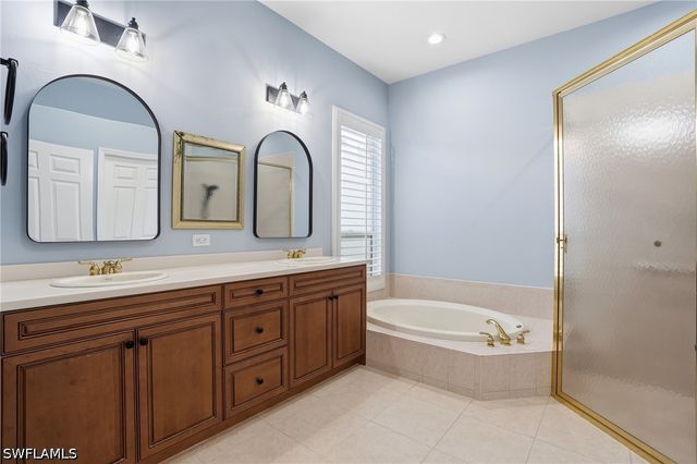 6039 Fairway CT, Naples, FL 34110