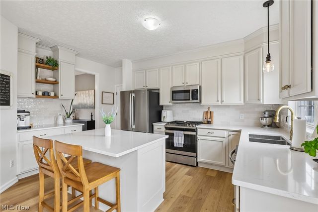 3821 Woodglen Avenue, Norton, OH 44203