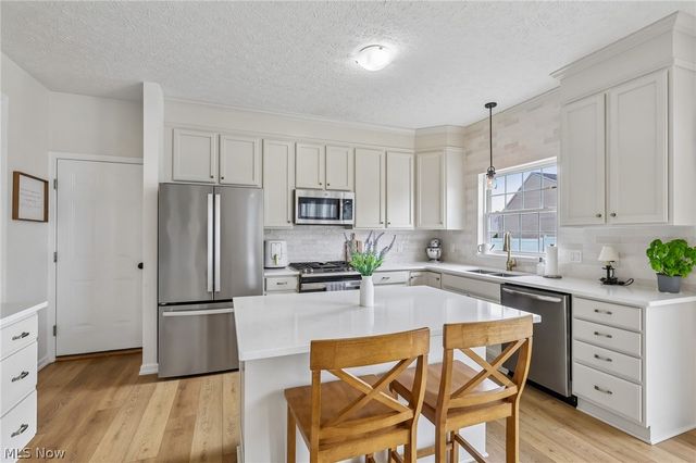 3821 Woodglen Avenue, Norton, OH 44203