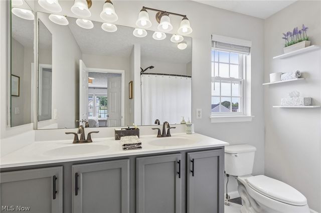 3821 Woodglen Avenue, Norton, OH 44203
