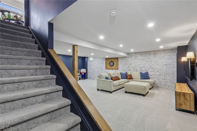 3821 Woodglen Avenue, Norton, OH 44203