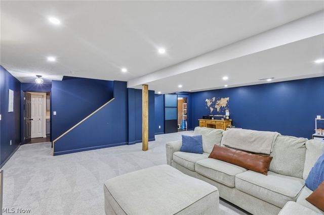 3821 Woodglen Avenue, Norton, OH 44203