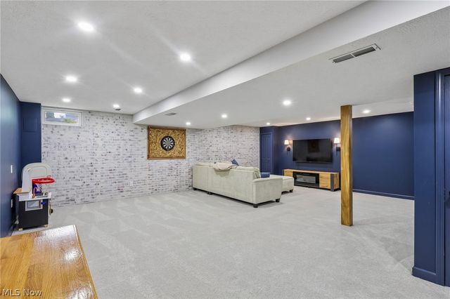3821 Woodglen Avenue, Norton, OH 44203