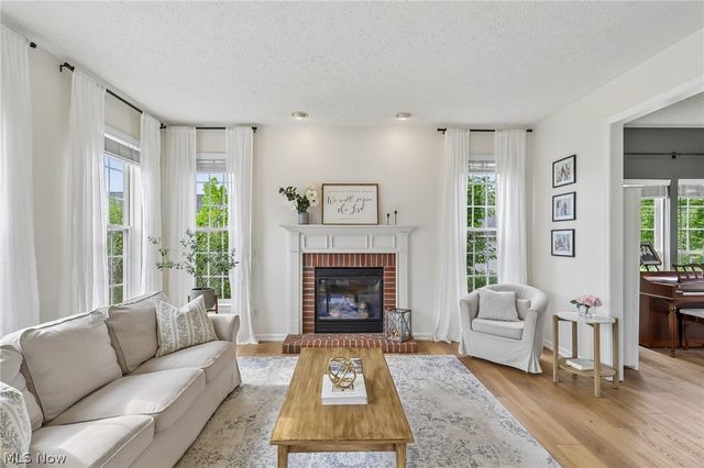 3821 Woodglen Avenue, Norton, OH 44203