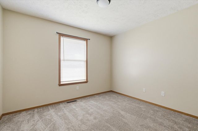 3215 W Bergman Street, Springfield, MO 65803