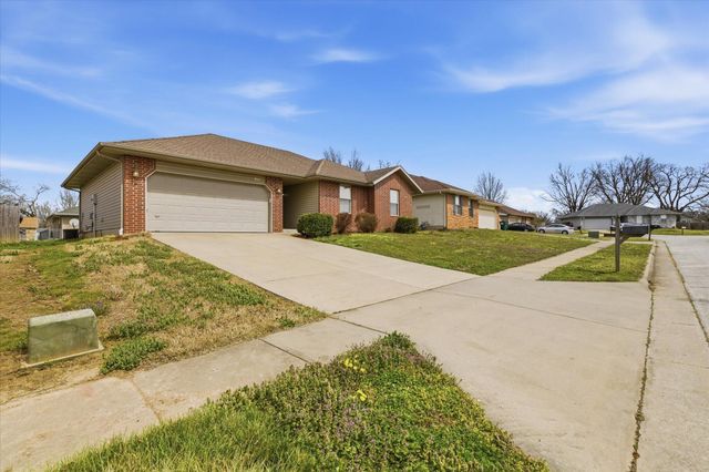 3215 W Bergman Street, Springfield, MO 65803