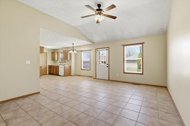 3215 W Bergman Street, Springfield, MO 65803