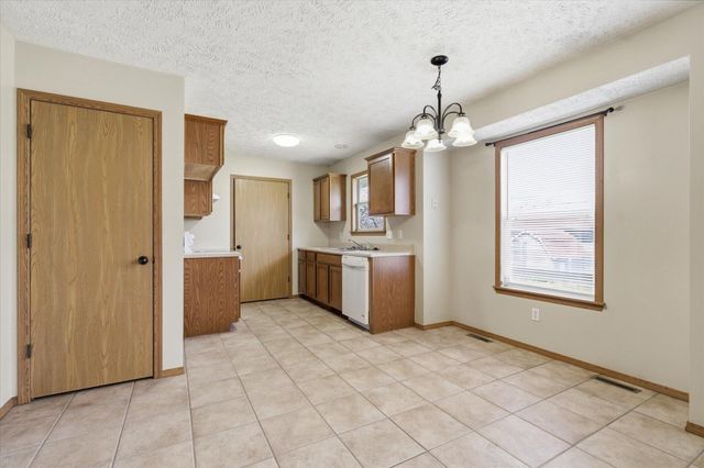 3215 W Bergman Street, Springfield, MO 65803