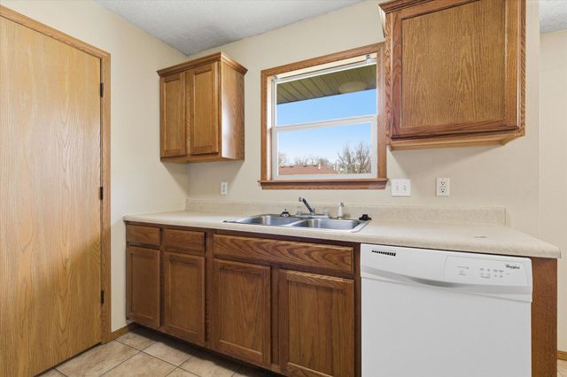 3215 W Bergman Street, Springfield, MO 65803