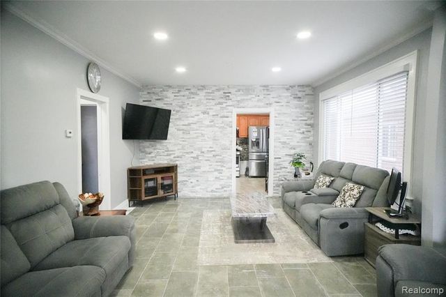 7724 Maple Street, Dearborn, MI 48126