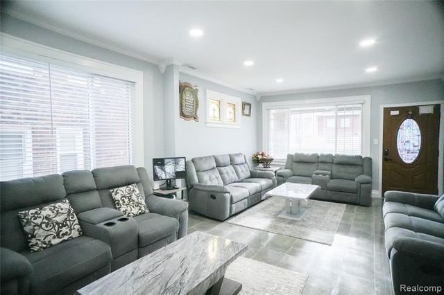 7724 Maple Street, Dearborn, MI 48126