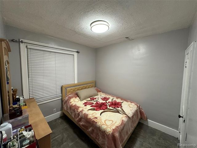 7724 Maple Street, Dearborn, MI 48126