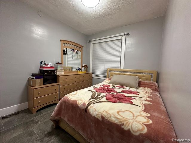 7724 Maple Street, Dearborn, MI 48126