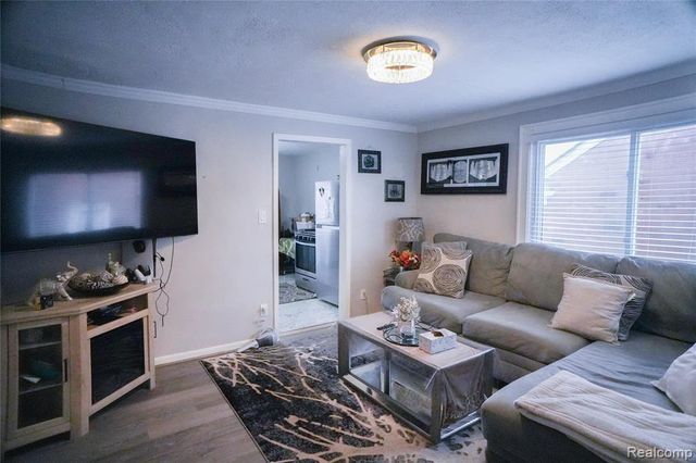 7724 Maple Street, Dearborn, MI 48126