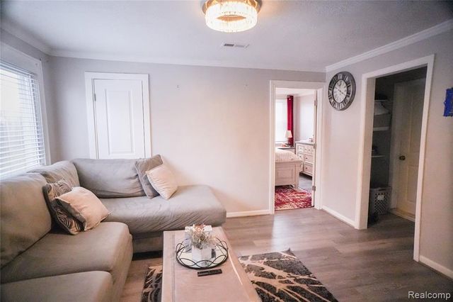 7724 Maple Street, Dearborn, MI 48126