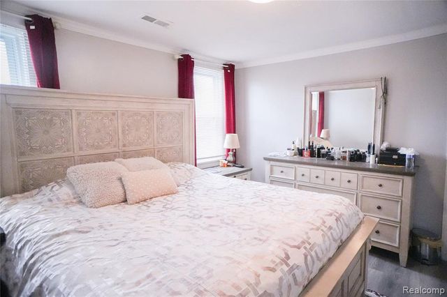 7724 Maple Street, Dearborn, MI 48126