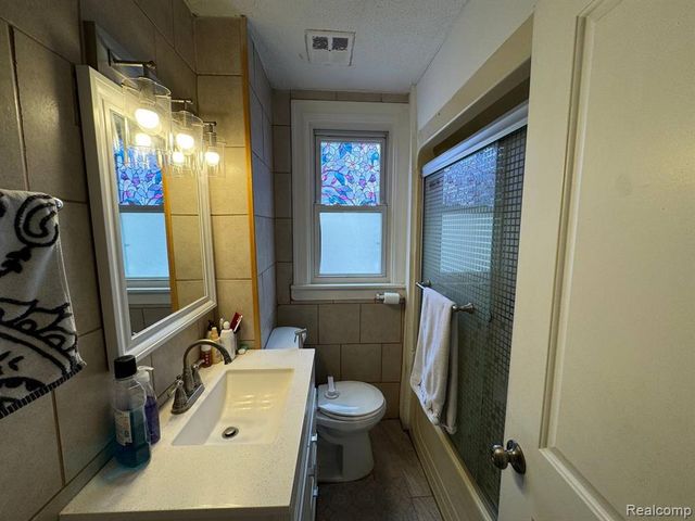 7724 Maple Street, Dearborn, MI 48126