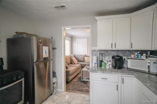 7724 Maple Street, Dearborn, MI 48126