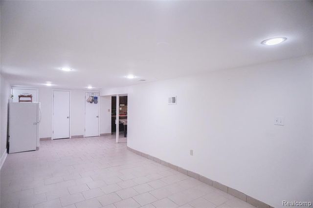 7724 Maple Street, Dearborn, MI 48126