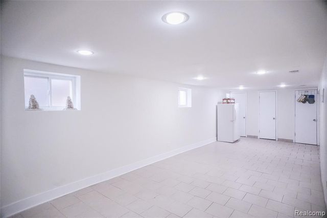 7724 Maple Street, Dearborn, MI 48126