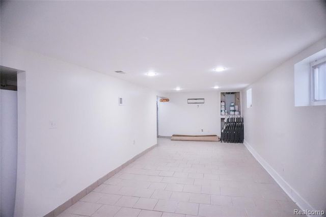 7724 Maple Street, Dearborn, MI 48126