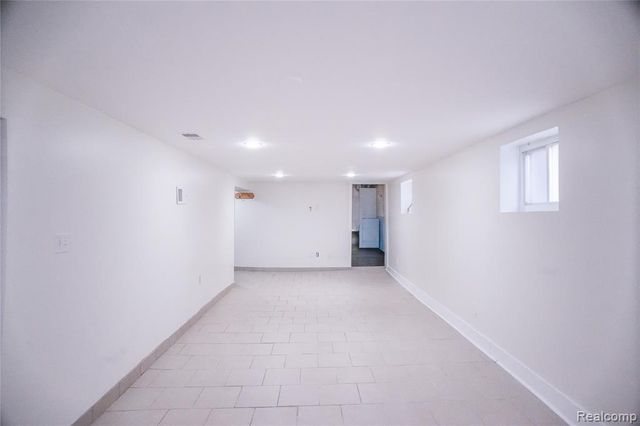 7724 Maple Street, Dearborn, MI 48126