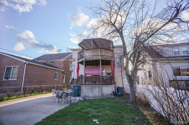 7724 Maple Street, Dearborn, MI 48126