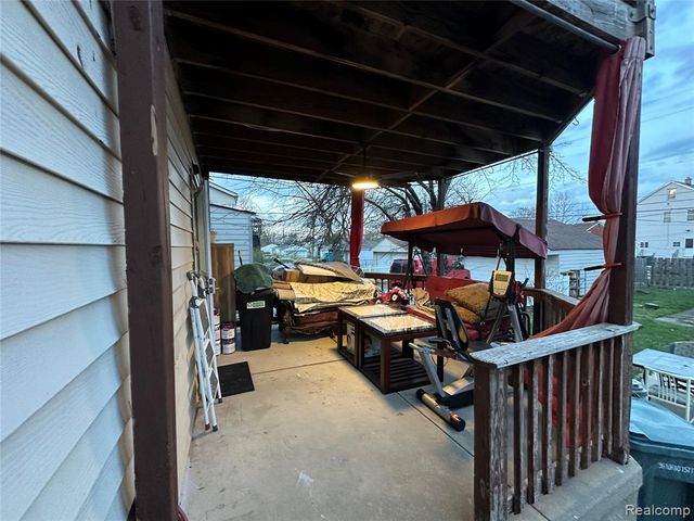 7724 Maple Street, Dearborn, MI 48126