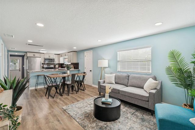 14232 17TH STREET, Dade City, FL 33523