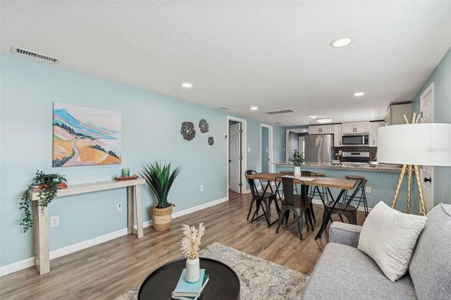 14232 17TH STREET, Dade City, FL 33523