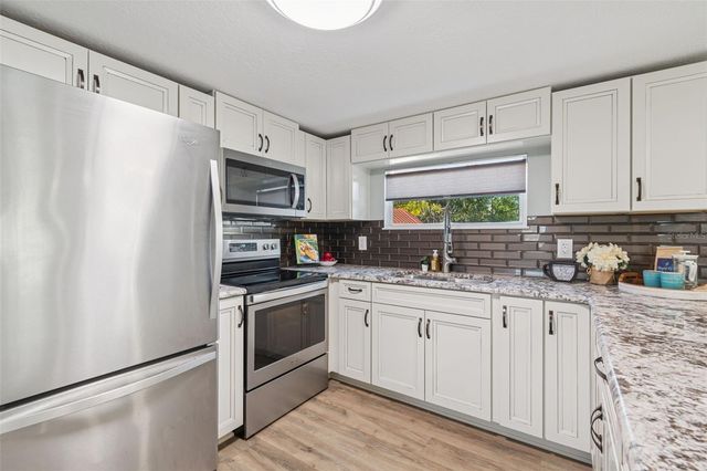 14232 17TH STREET, Dade City, FL 33523