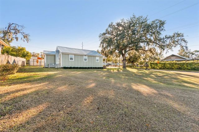 14232 17TH STREET, Dade City, FL 33523