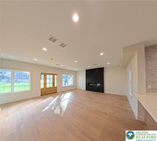 41 South 2nd Street, Emmaus Boro, PA 18049
