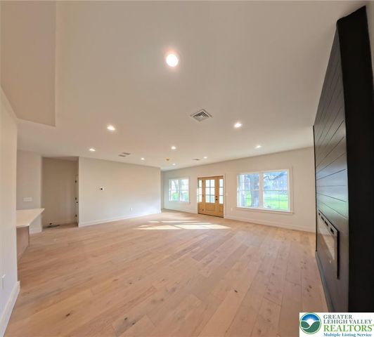41 South 2nd Street, Emmaus Boro, PA 18049