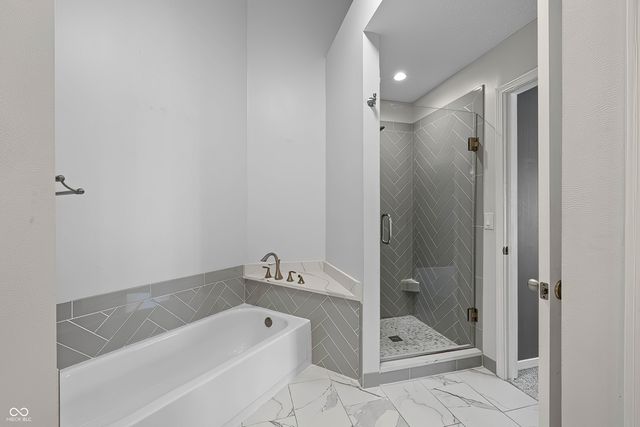 11927 Halla Place, Fishers, IN 46038