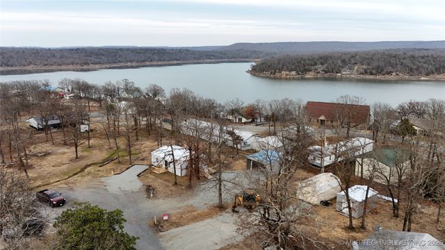 18 Nakomis Court, Canadian, OK 74425